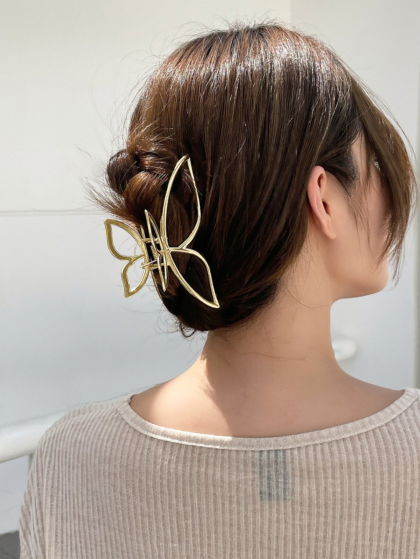 Elegant Butterfly Hair Clamps (2+1 Free)